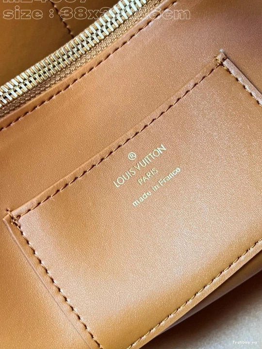 First bag ru GM LOUIS Capucines VUITTON Souple-38*23*16CM 0816